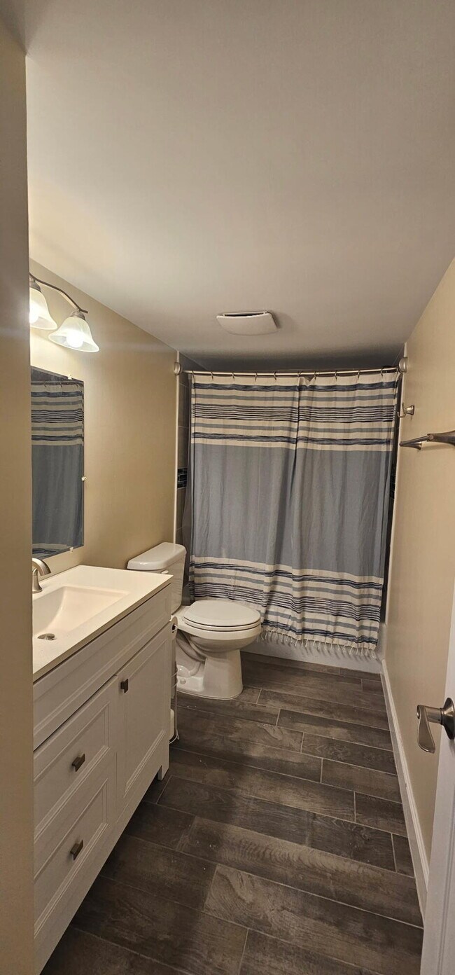 Building Photo - 605 Sombrero Beach Rd