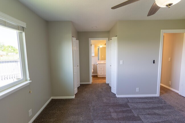 Building Photo - 2379 N 1075 E