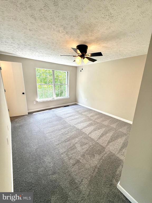 Building Photo - 4850 Magpie Ln