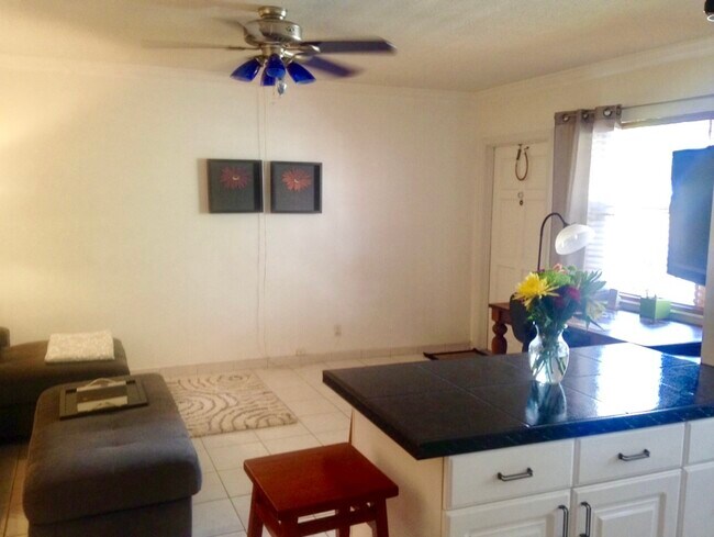 Building Photo - 2121 N Ocean Blvd