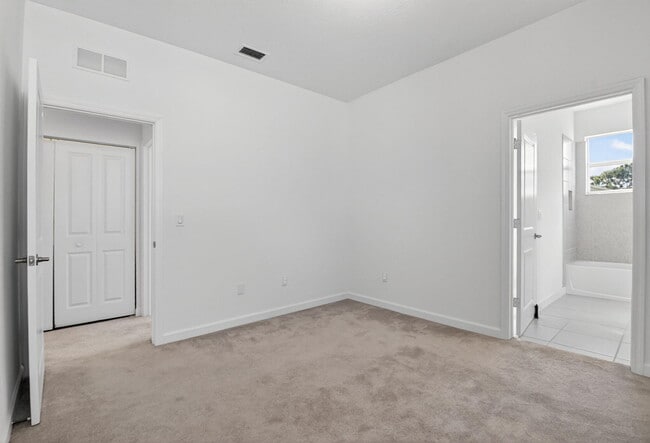 Building Photo - 4645 Meyerson Pl