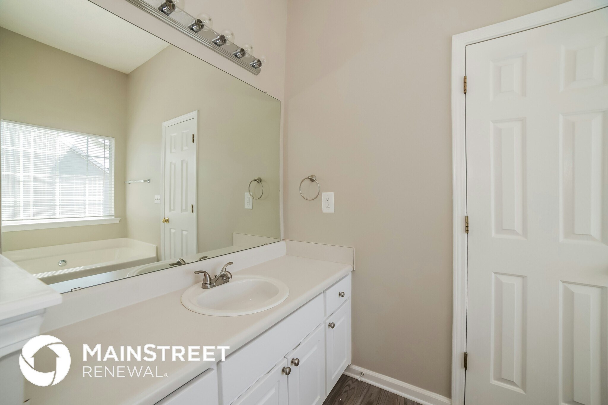 Building Photo - 5730 Village Loop