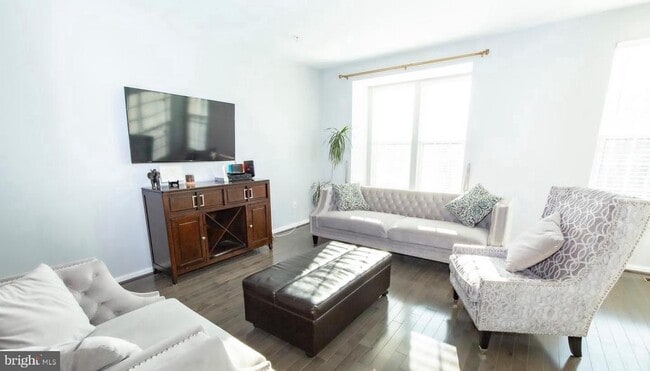 Building Photo - 18540 Hickory Meadow Dr