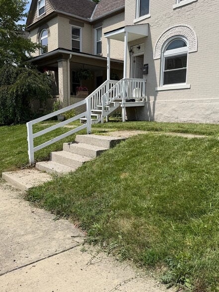 Building Photo - 815 Wilson Ave