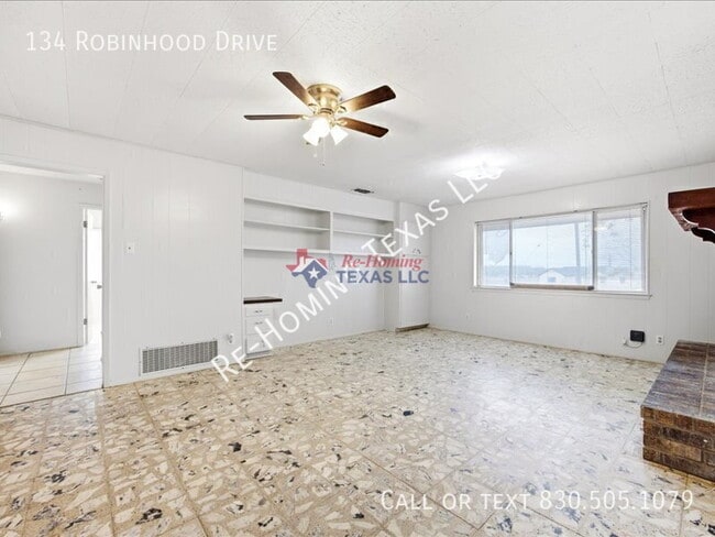 Building Photo - 134 Robinhood