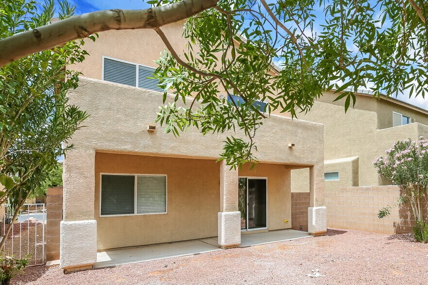 Building Photo - 9708 Red Horse St