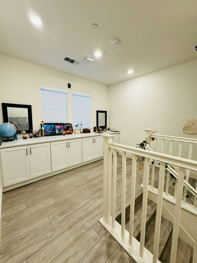 Building Photo - 1715 Tierra Ct