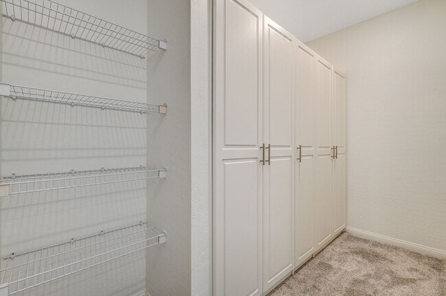 Building Photo - Stunning Fully Furnished 5-Bedroom Home in...