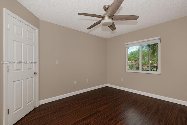 Building Photo - 1397 Harbour Side Dr