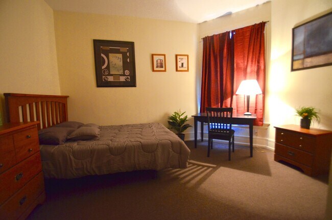 Building Photo - (4) Four Bed DePaul Location ** Video tour...