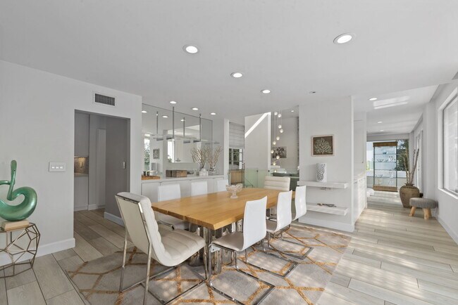 Building Photo - 641 Walther Way
