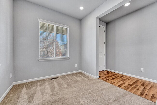 Building Photo - $2,950.00 - 3 Bedrooms, 2.5 Bathrooms, Single Family Home in Circle Rock with Cozy Fireplace!