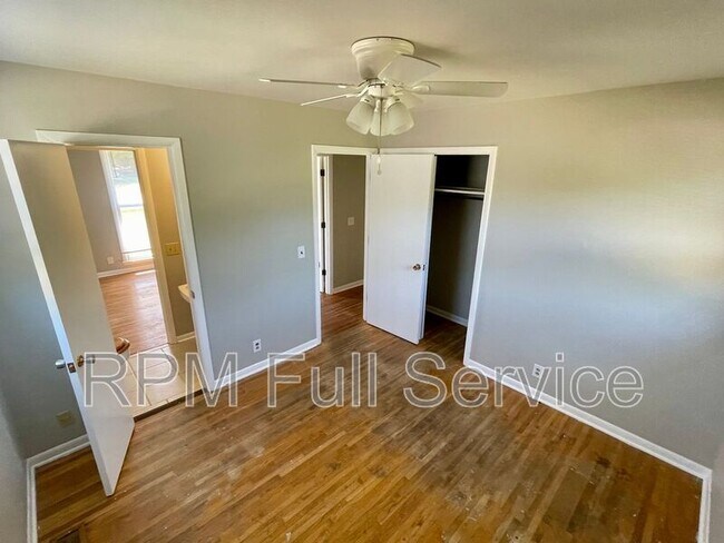 Building Photo - 465 Clearwater Dr