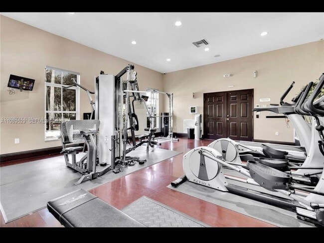 Building Photo - 1022 NE 42nd Terrace