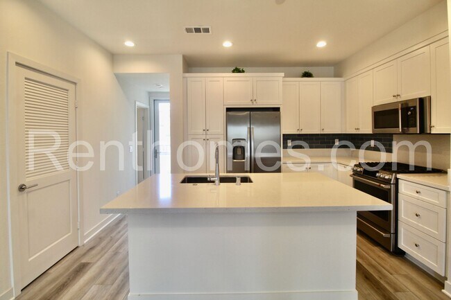 Building Photo - 1716 Discovery Falls Dr