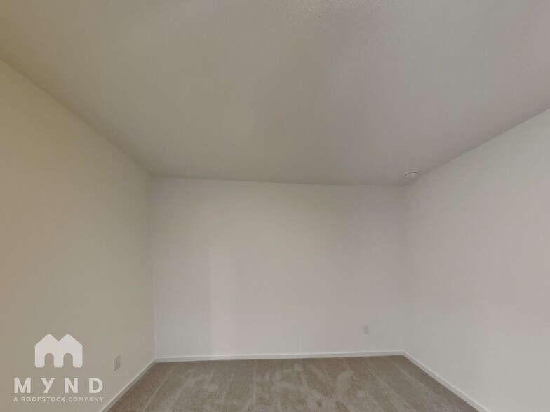 Building Photo - 908 Sandhill Crane Ln