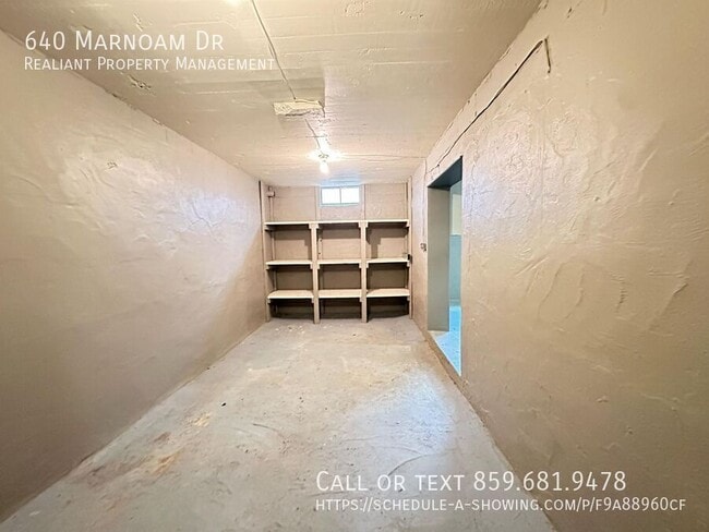 Building Photo - 640 Marnoam Dr