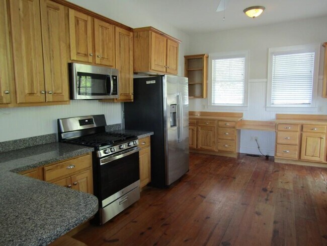 Building Photo - 703 Tradewind Ct