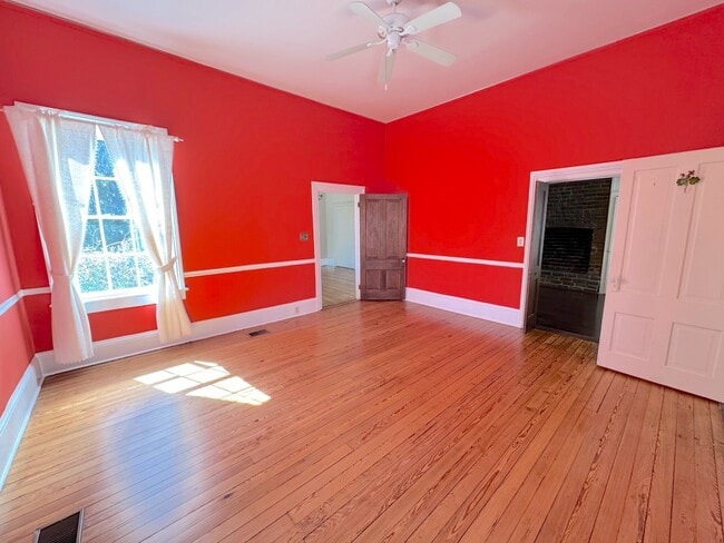 Building Photo - 226 E Gwinnett St