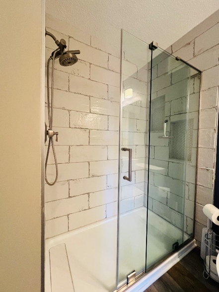 Building Photo - 6841 Narcissus Ln N