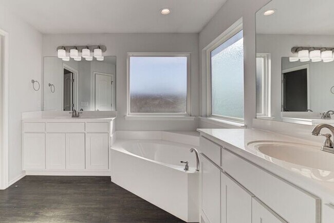 Building Photo - Pool + Park Community! 3/2/2 Plus Office!