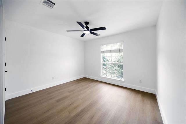Building Photo - 7505 Larchmont Dr