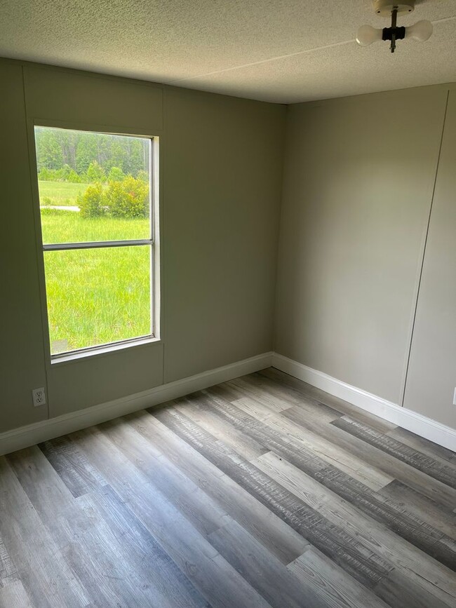 Building Photo - 2 bed 1 bath trailer in Hazlehurst GA