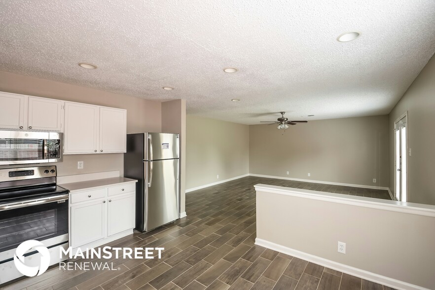 Building Photo - 6619 Meadow Fawn Dr