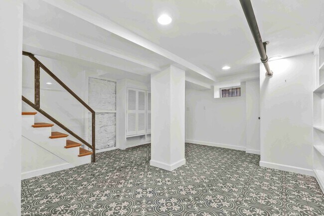 Building Photo - 461 Prospect Ave