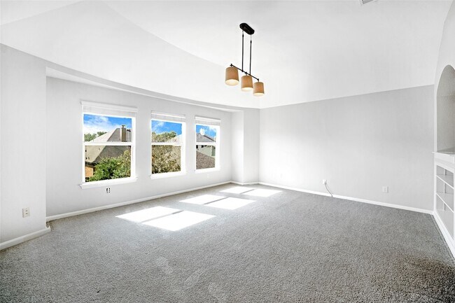 Building Photo - 13707 Elm Shores Dr
