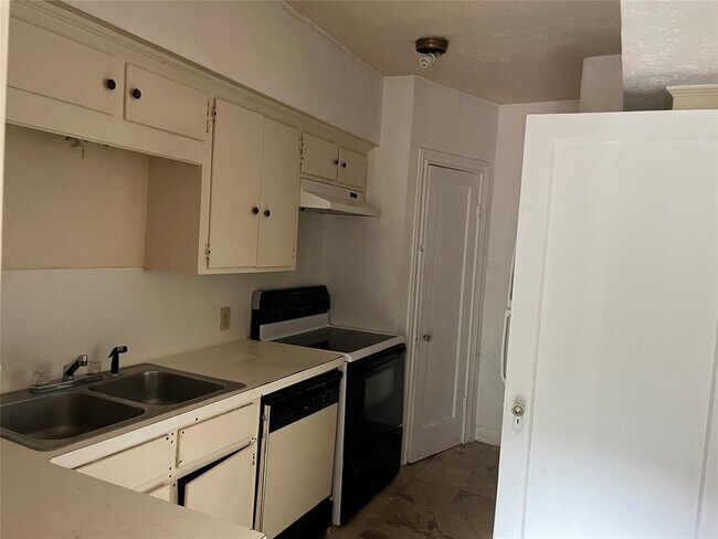 Building Photo - 1939 Richmond Ave.