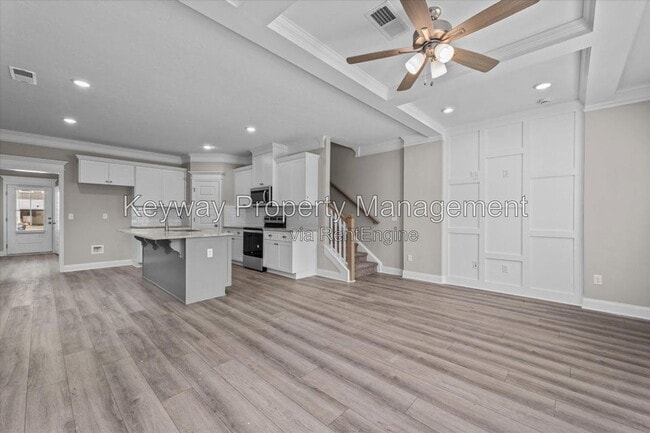 Building Photo - 234 Linsmore Ave