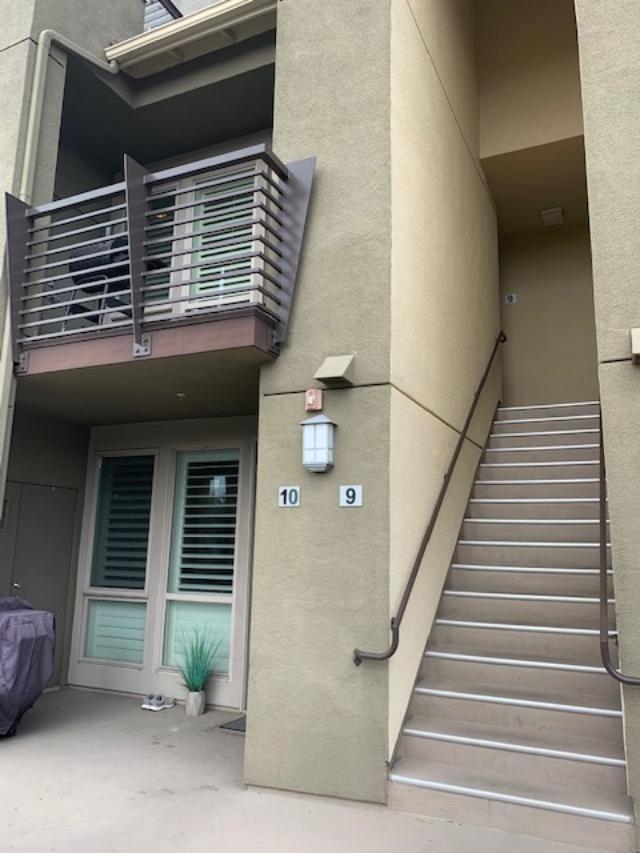 upstairs unit - 5511 W 149th Pl