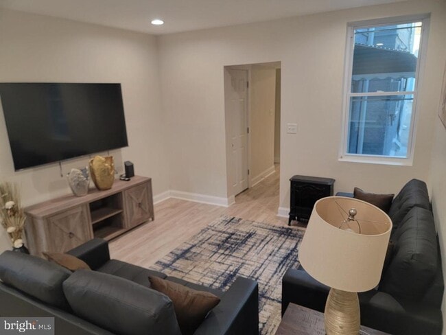 Building Photo - 401 S Ann St