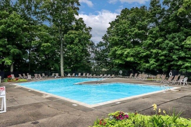 Building Photo - 22 Olcott Way