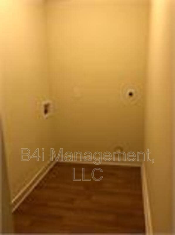 Building Photo - 721 E Solomon St