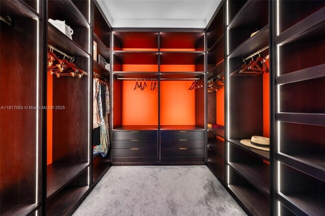 Building Photo - 200 W Rivo Alto Dr