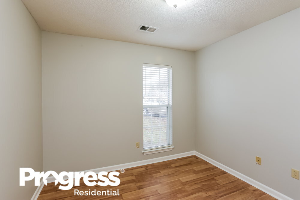 Building Photo - 5850 Waverly Dr
