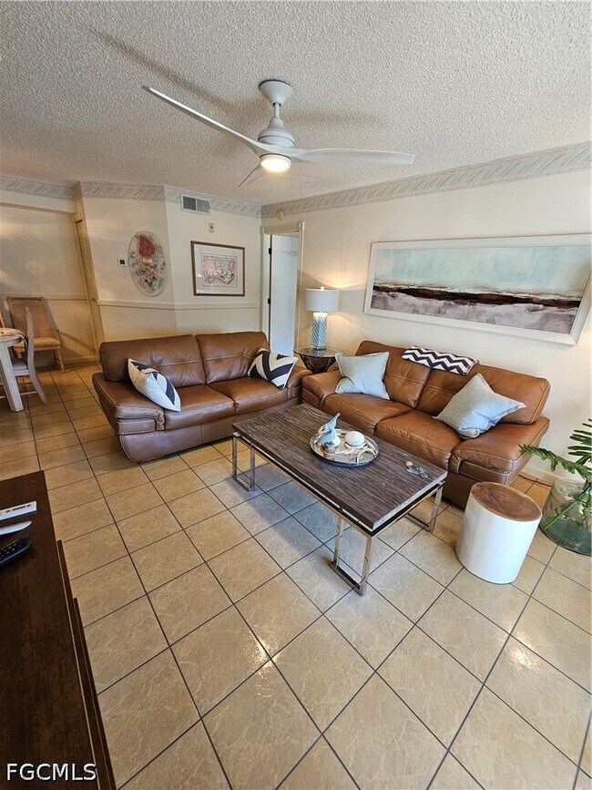 Building Photo - 14831 Summerlin Woods Dr