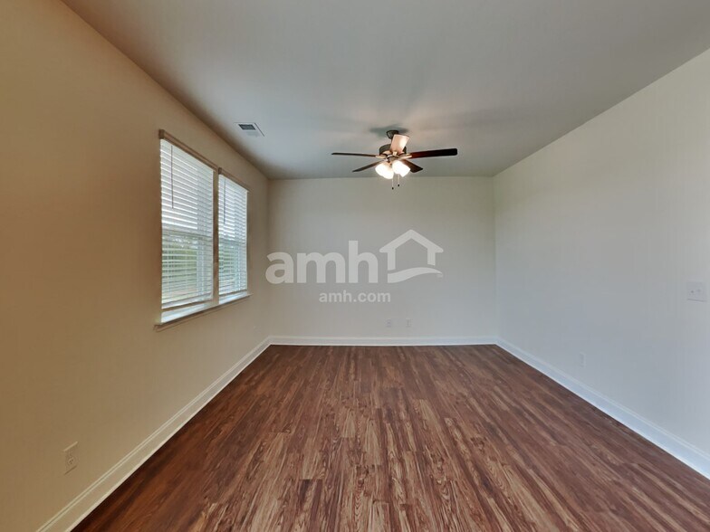 Building Photo - 151 Hazel Pk Dr