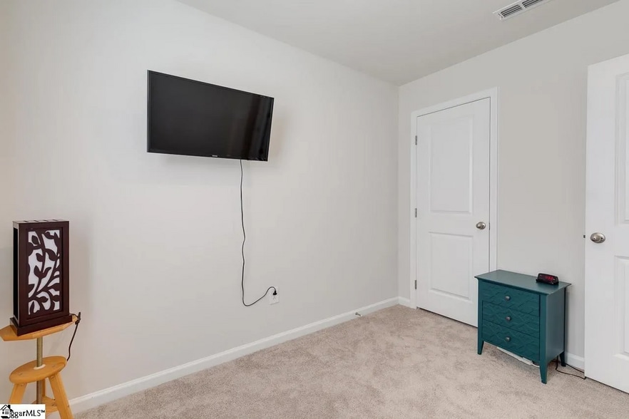 Building Photo - 565 Hampton Townes Dr