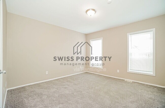 Building Photo - 392 N Garfield Ave