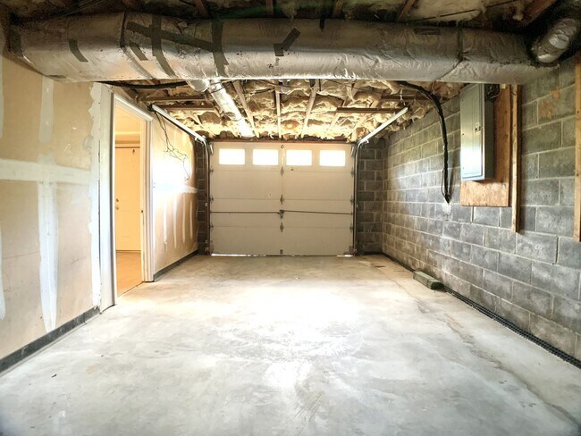 Building Photo - 2707 Dove Ct