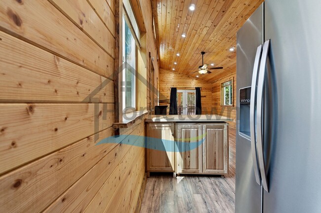 Building Photo - 1 Bedroom 1 Bath Cottage Style Studio Home with Off Street Parking Available in Sagle, Idaho!
