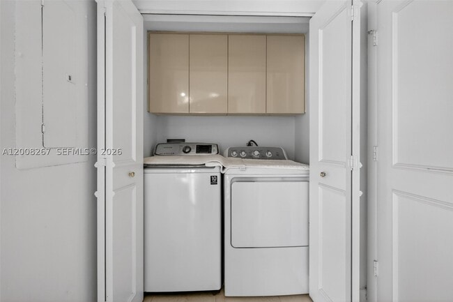 Building Photo - 3000 Island 2305 Is
