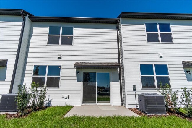 Building Photo - 394 Madison Dr