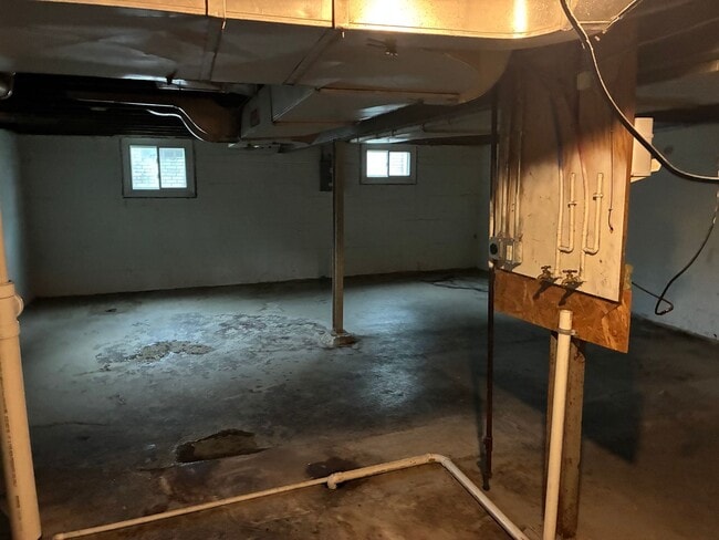 Building Photo - 2 bed 1 bath Conveniently located in Overland on Page