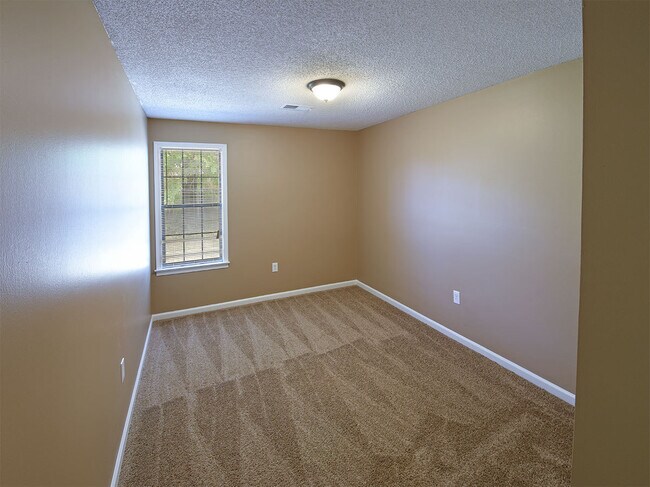 Building Photo - 8096 Ballarat Cove