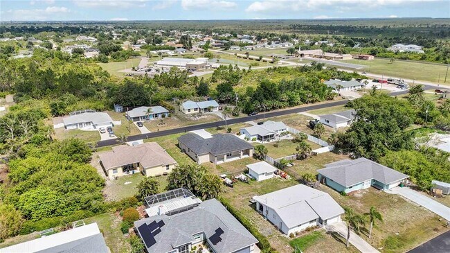 Building Photo - 6146 Grandeur St