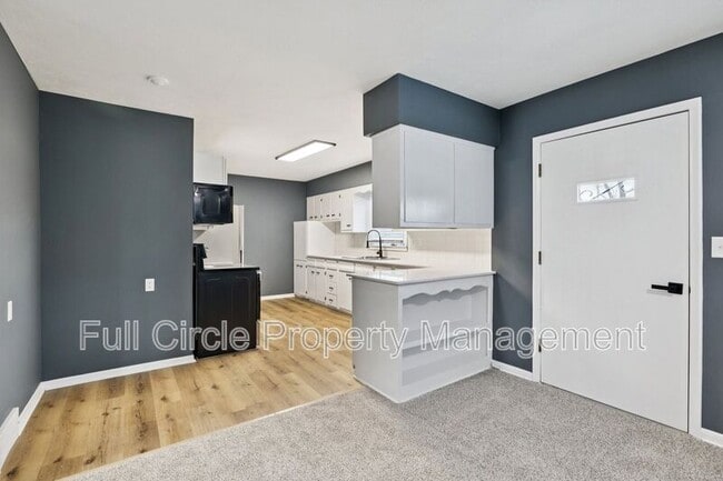 Building Photo - 803 N Christy St